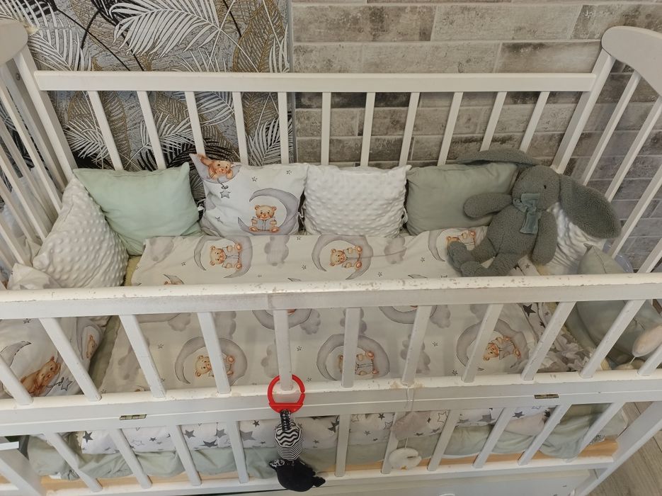 Продам два набори для двійні в колиску