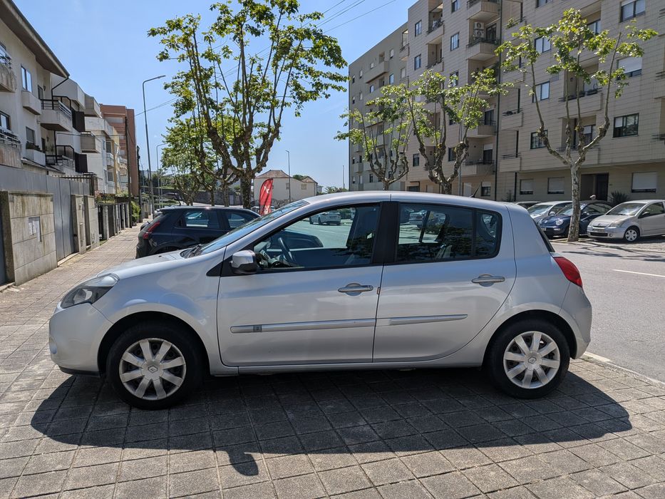 Renault Clio - poucos km