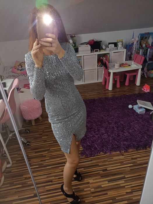 Sukienka cekinowa XS nowa