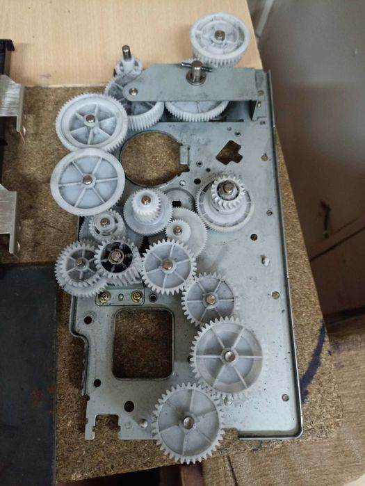 Маленький редуктор, шестерни.