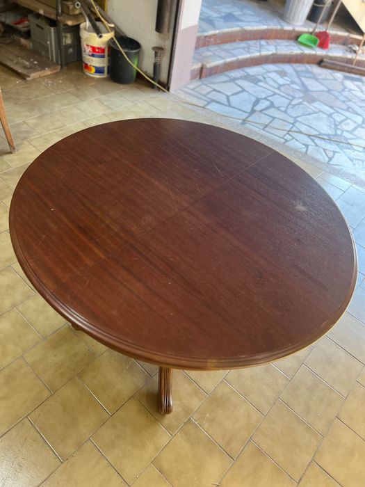 Mesa e Cadeiras de Madeira