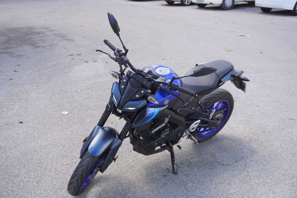 Yamaha MT-125 2022 | 21.700 km | Escape Black Widow | Excelente estado