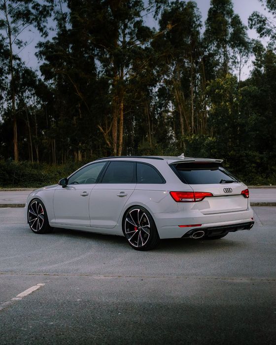 Audi A4 Avant 2.0 TDI Multitronic Business Line S-line