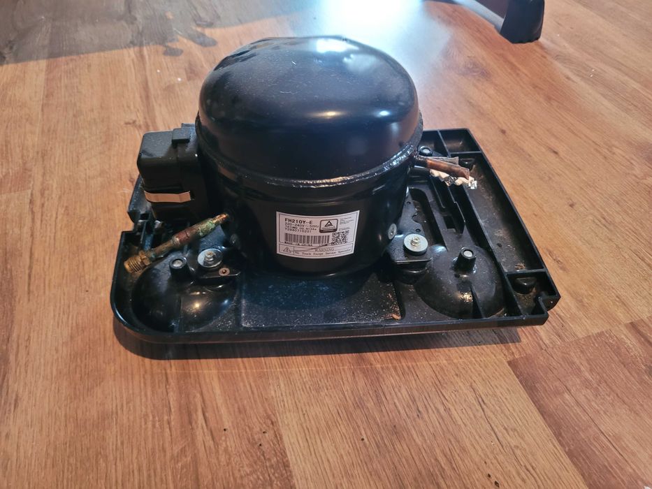 Kompresor sprezarka duza do osuszacza lodowki