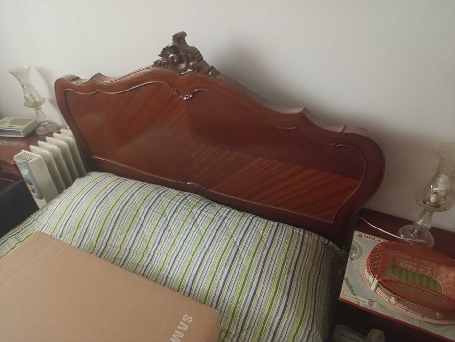 Mobiliário e outros para desocupar casa.