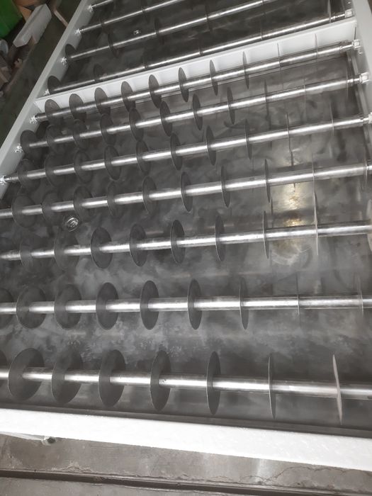 Mesa de apoio a máquina de dar cola