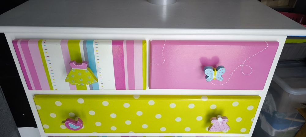 Cómoda madeira pintada à mão