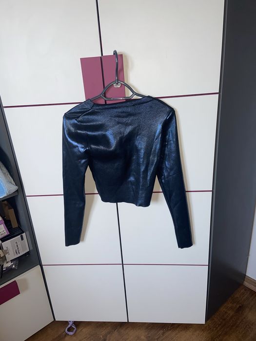 Brokatowa bluzka Zara S viral święta sylwester