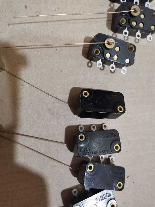 Микропереключатель мікроперемикач МИ-5 3А 220в