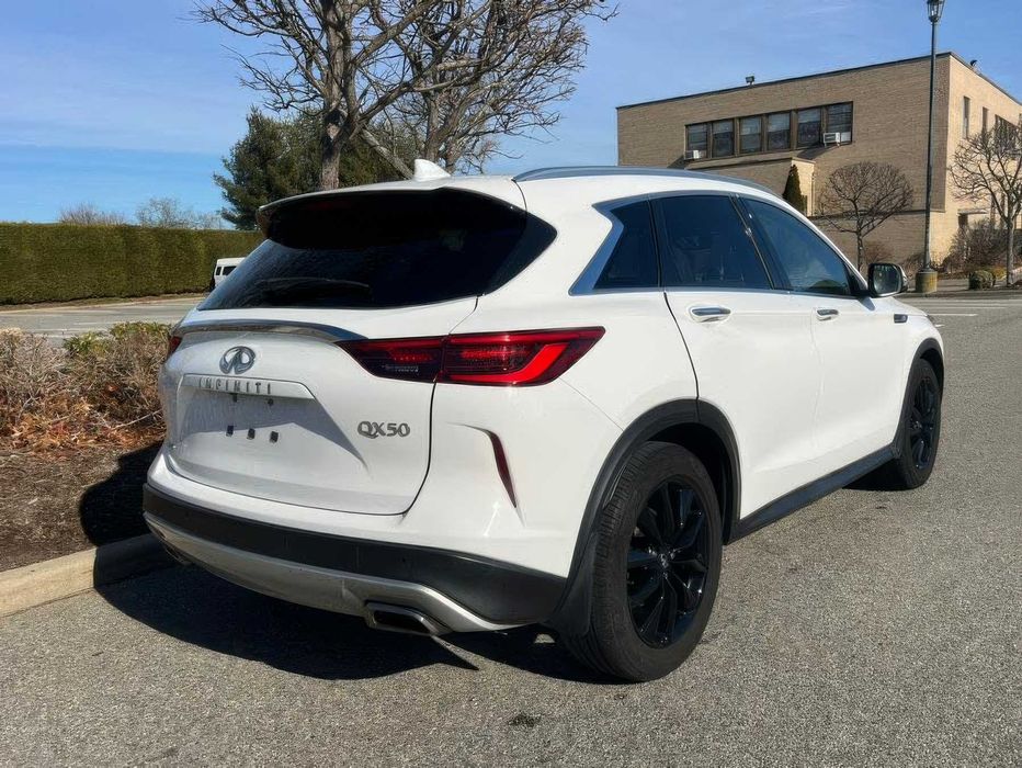 Infiniti QX50      2021