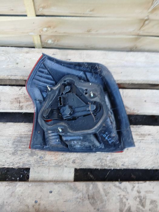 Lampa tyl tylna prawa Toyota Corolla E12 HB hatchback 02-04 Europa