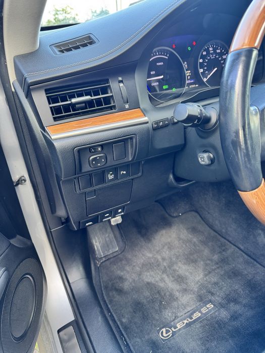 Продам Lexus ES 300h 2014 рік