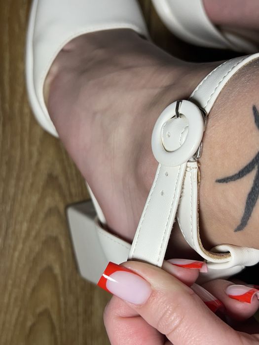 Туфлі на підборах