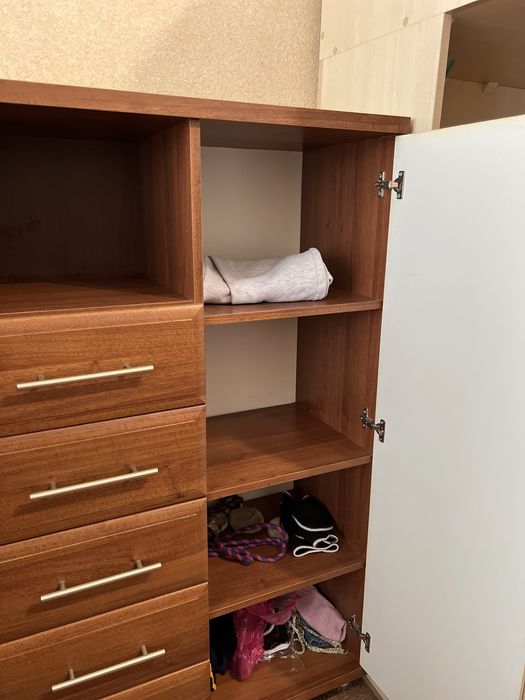 Продам комод в спальню/ дитячу/