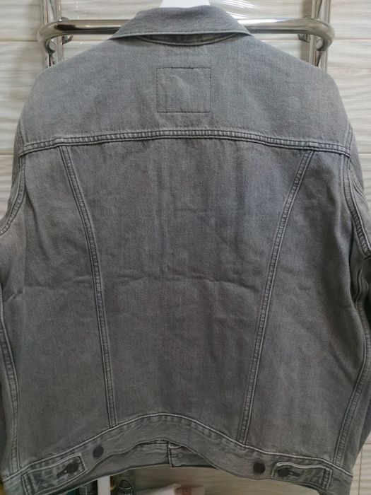 Джинсона куртка Levis, розмір L, нова
