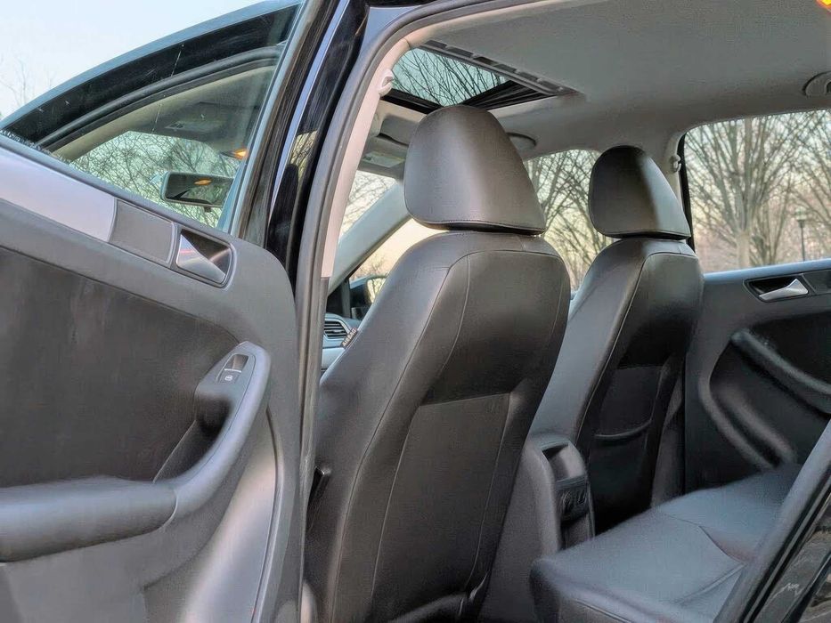 Volkswagen Jetta      2013