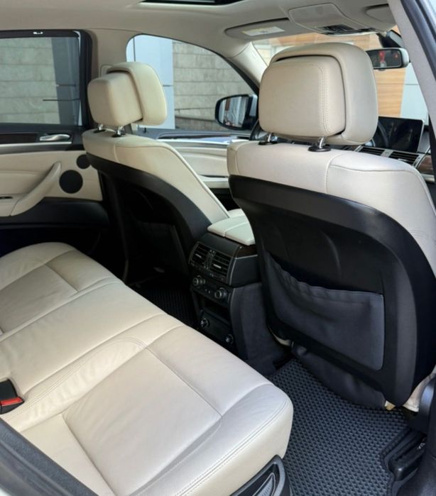 Автомобіль bmw x6 2012