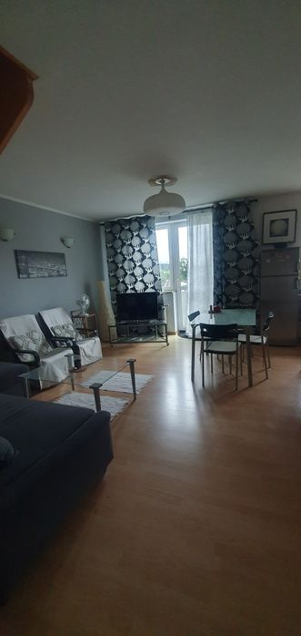Mieszkanie dwupoziomowe salon+ 3 syp.