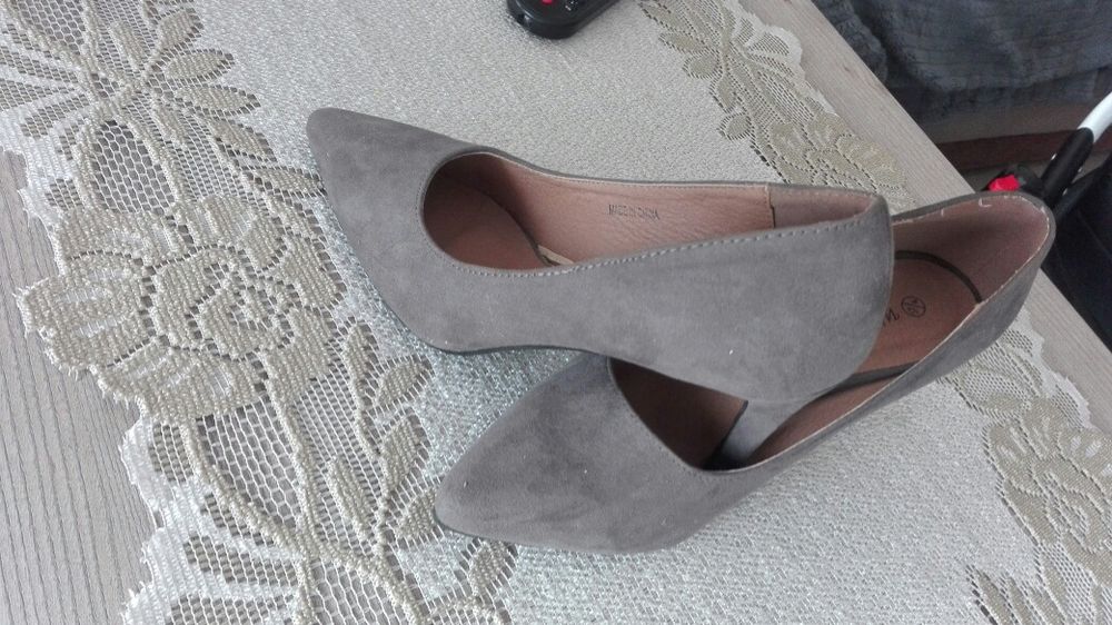 Buty  damskie nowe 37