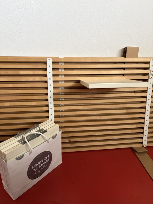Cabeceiras de cama em ripas de madeira IKEA