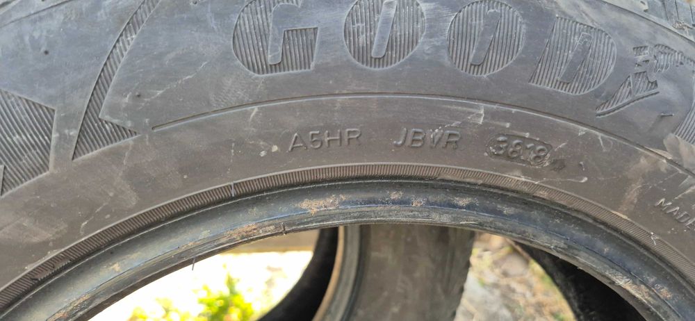 Шини зимові, 4 штуки, у гарному стані, 14 радіус GoodYear 4000 грн