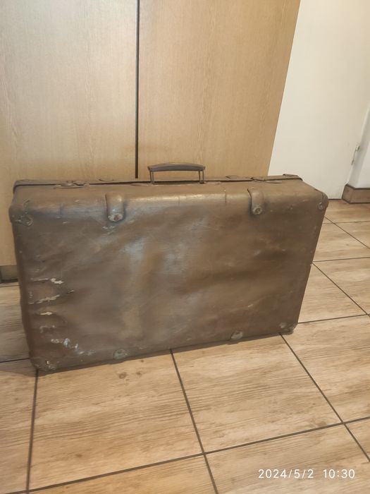 Stara duża walizka