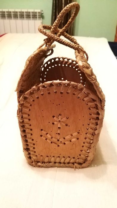 mala , bolsa em Junco rafia e Madeira feito á mão