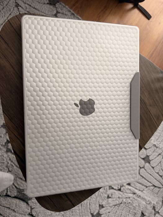 MacBook Pro 16 (M5 Pro/64GB RAM/1TB Dysk) na gearancji