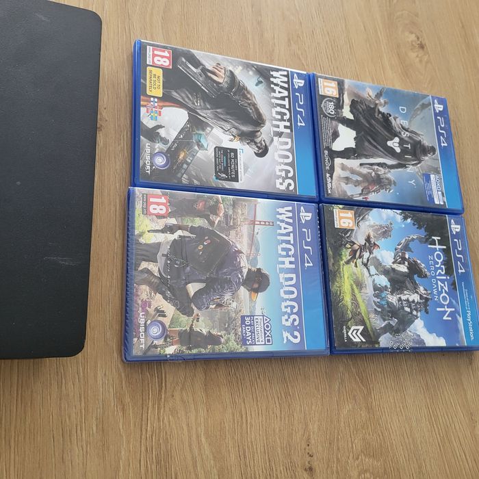 Konsola ps4 1tb plus pad i gry