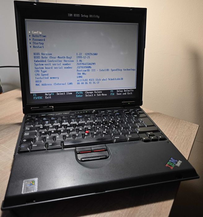 Laptop IBM T20 Pentium 3 RAM 64 MB DVD FDD