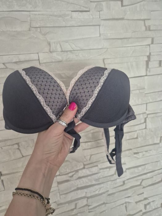 Biustonosz H&M 70B
