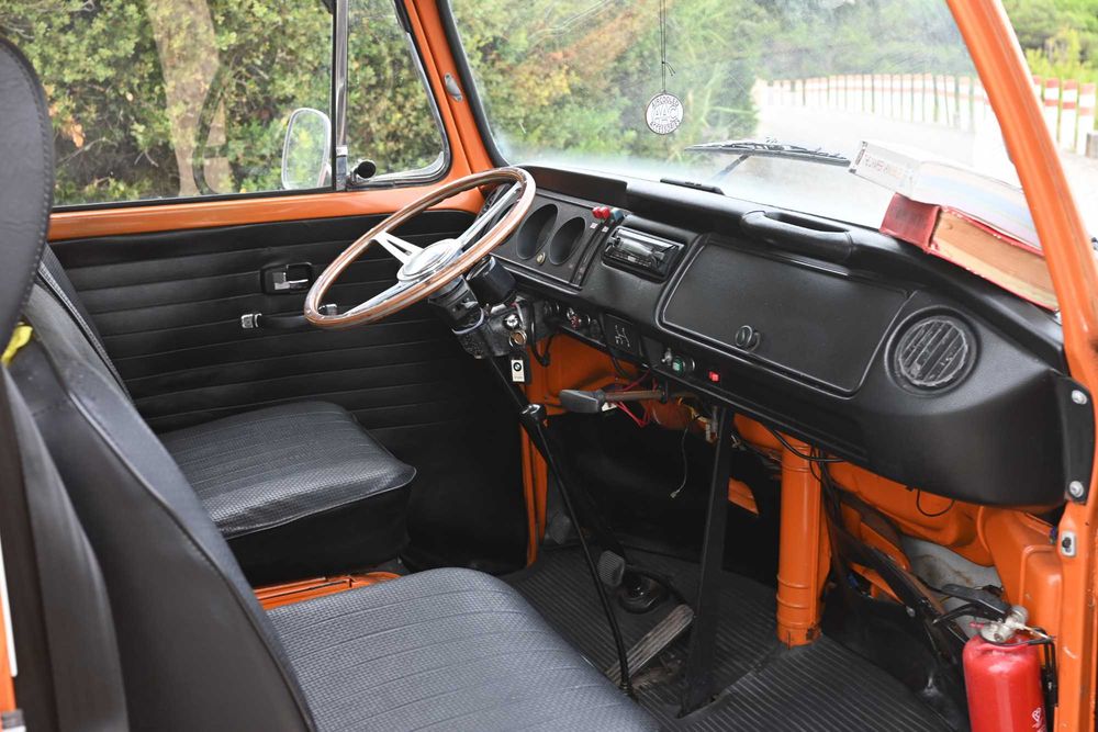 Volkswagen T2 Pão de Forma Bay Window 1973 - Motor Totalmente Reconstruído - Teto Westfalia