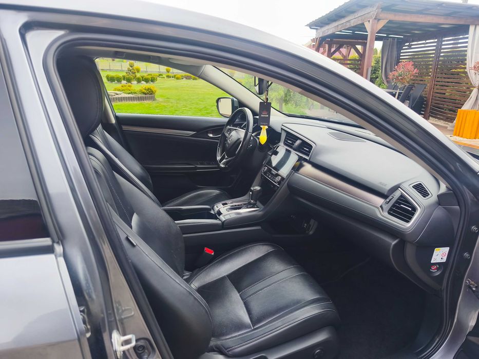 Honda Civic X 1.5 Executive- Polski salon - Bezwypadkowy