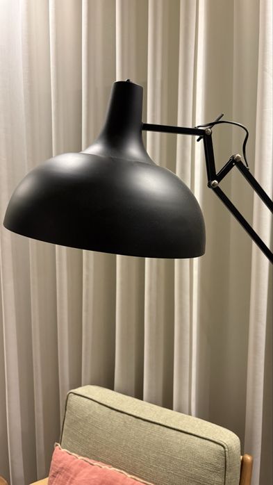 Candeeiro de Pé Articulado AREA | Design Moderno | Excelente Estado | 130€