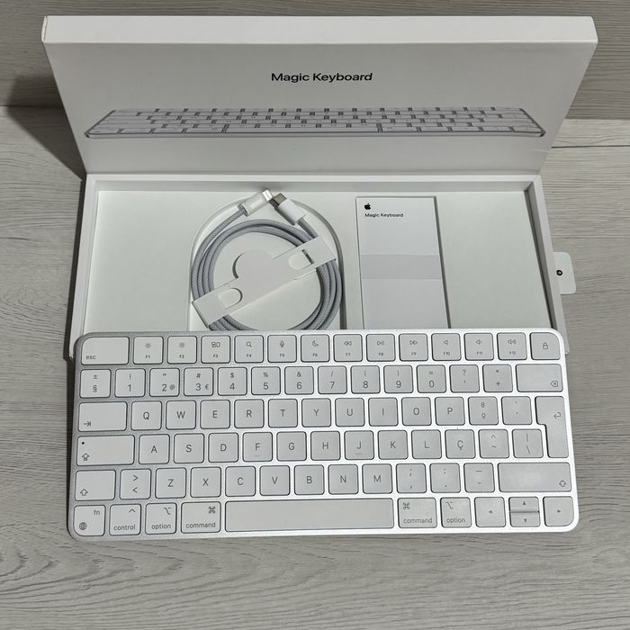 Apple Magic Keyboard (Layout PT) – Novo