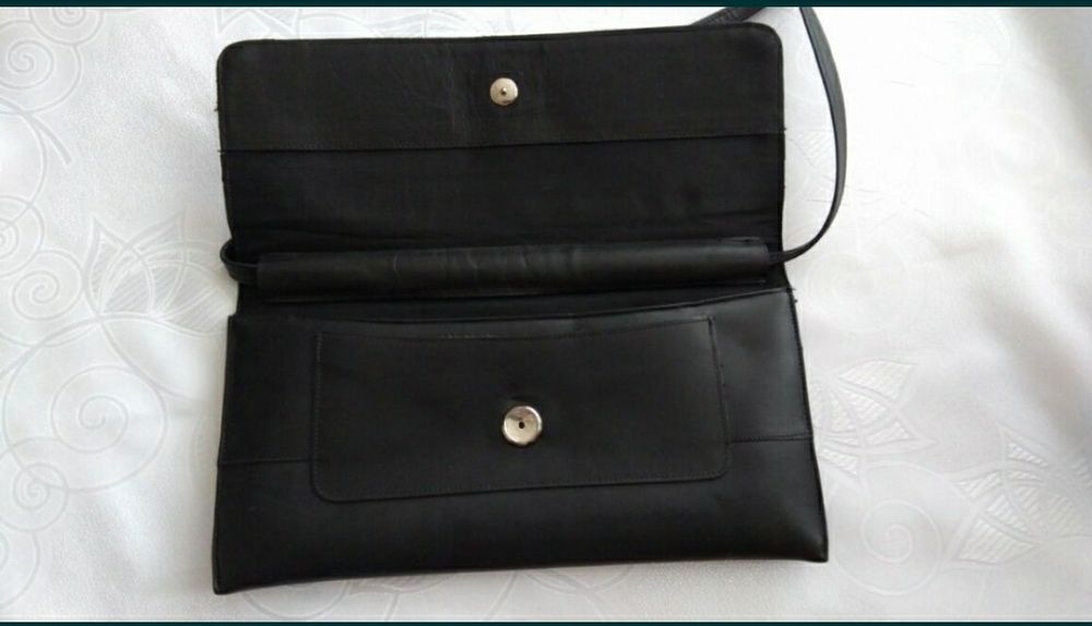 Torebka kopertówka
kolor czarny