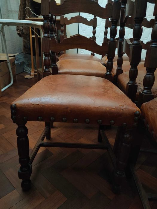 Mesa de jantar extensível e 10 cadeiras