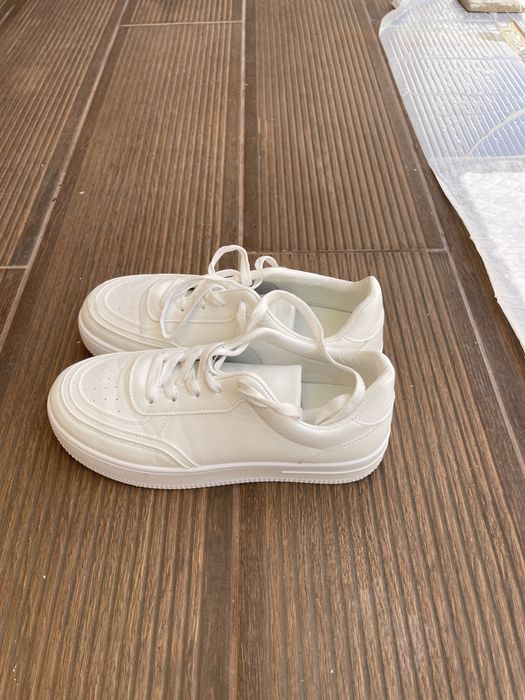 Sapatos Brancos Shein