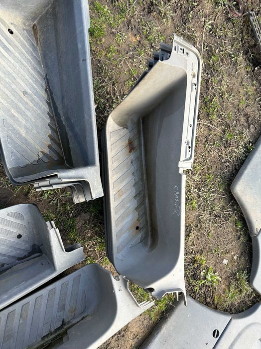 Підніжка передня водійська шоферська Sprinter Crafter