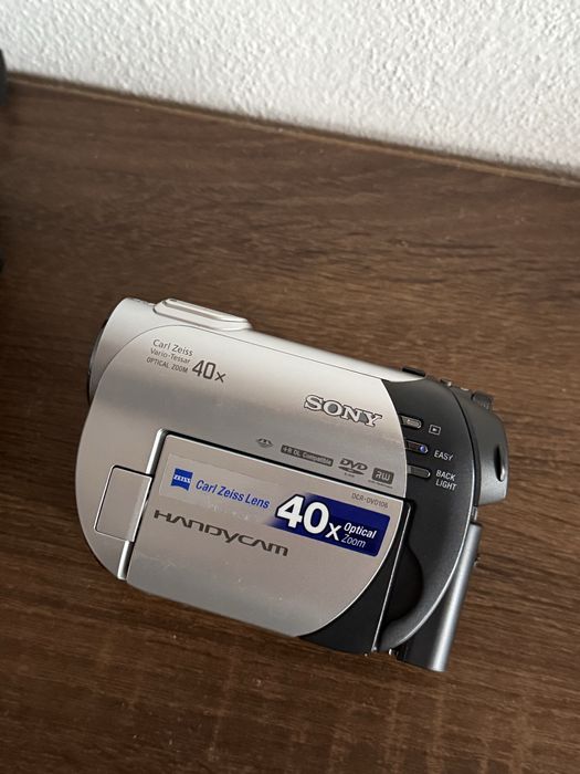 Handycam Sony DCR-DVD106