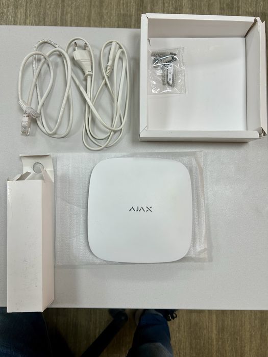 Центральный хаб Ajax Hub Plus