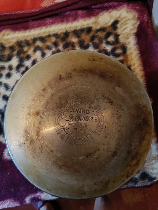 Кастрюля  нержавейка б/у без крышки