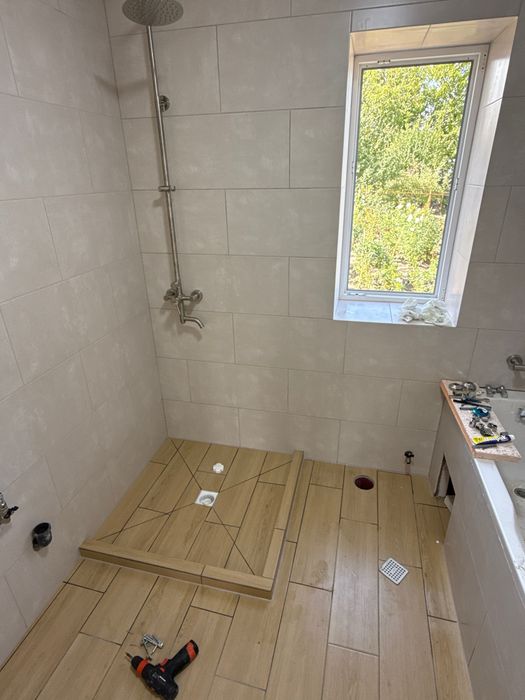 Укладання плитки, облицювання плиткою, плиточні роботи, плитка,