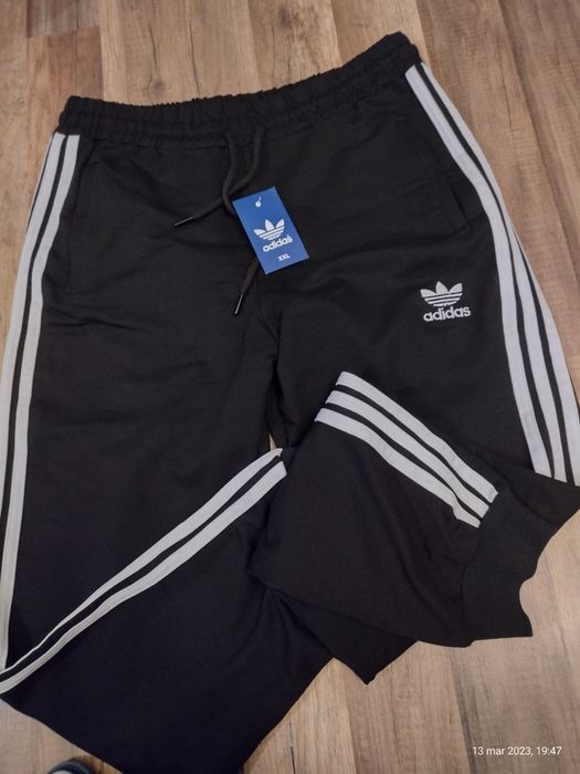 Spodnie dresowe że ściągaczami Adidas Nike