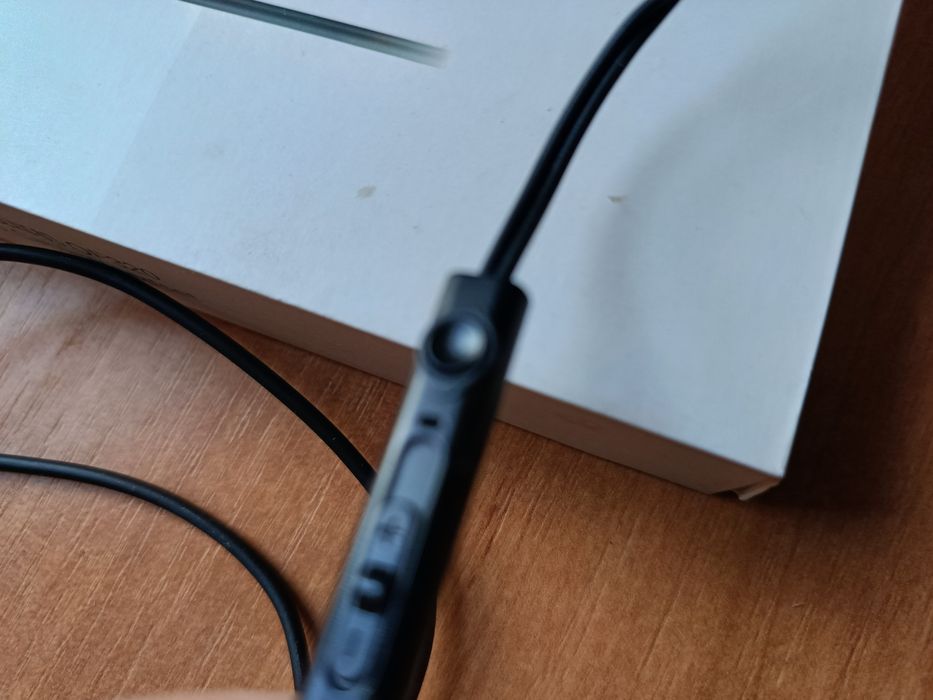 Продам наушники проводные Lenovo