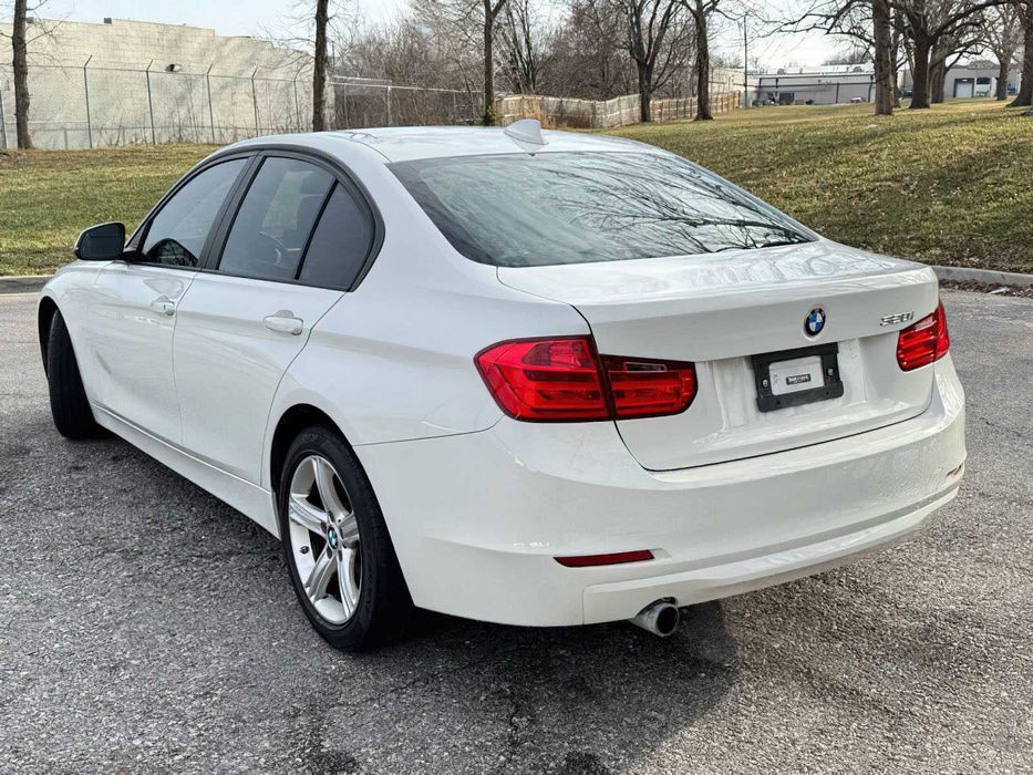 BMW 3 Series 320i      2015