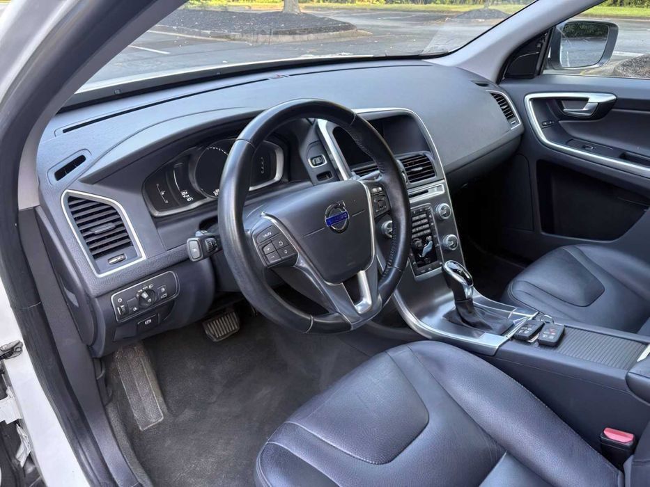 Volvo XC60      2016