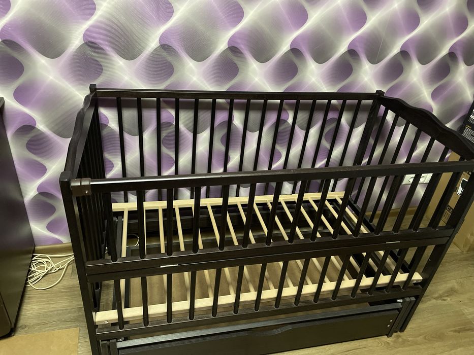 Дитяче ліжко з матрасом