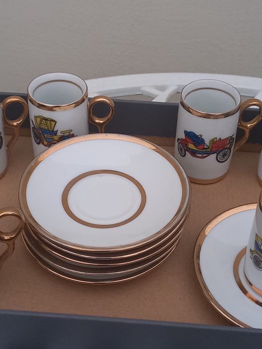 Conjinto porcelana 6 chavenas+pratos c fio ouro/Antigo