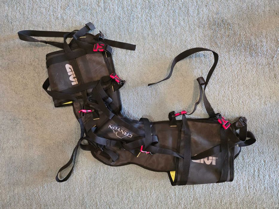 Alforges givi e sacos estanque